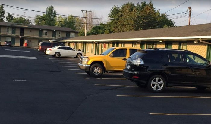 Currys Inn (Currys Motel) - Web Listing (newer photo)